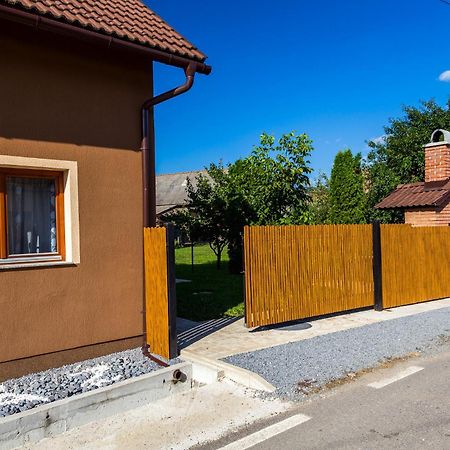 Eross Kulcsoshaz Villa Lăzarea Exteriör bild