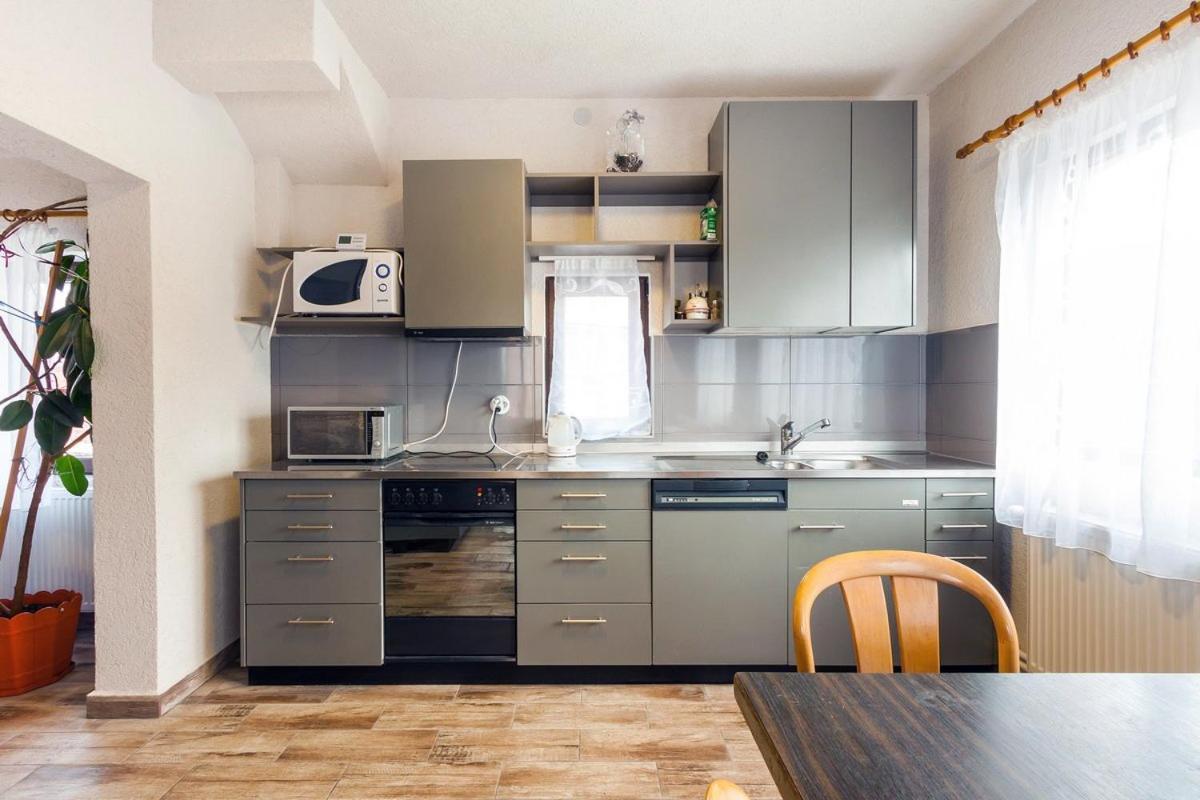 Eross Kulcsoshaz Villa Lăzarea Exteriör bild