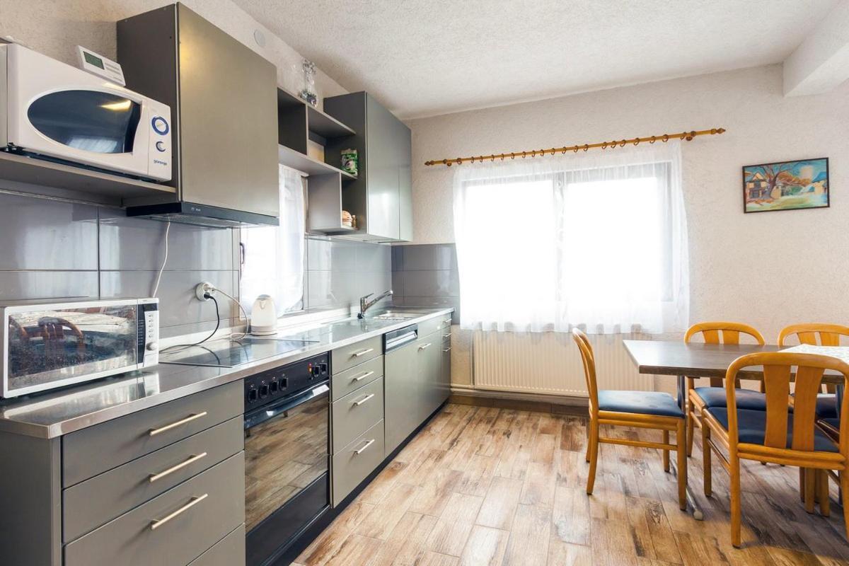 Eross Kulcsoshaz Villa Lăzarea Exteriör bild