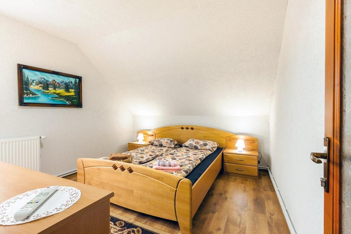 Eross Kulcsoshaz Villa Lăzarea Exteriör bild