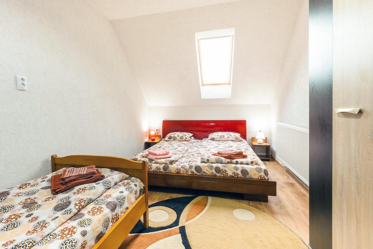 Eross Kulcsoshaz Villa Lăzarea Exteriör bild