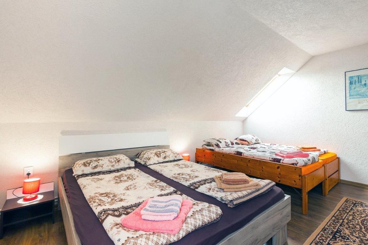 Eross Kulcsoshaz Villa Lăzarea Exteriör bild