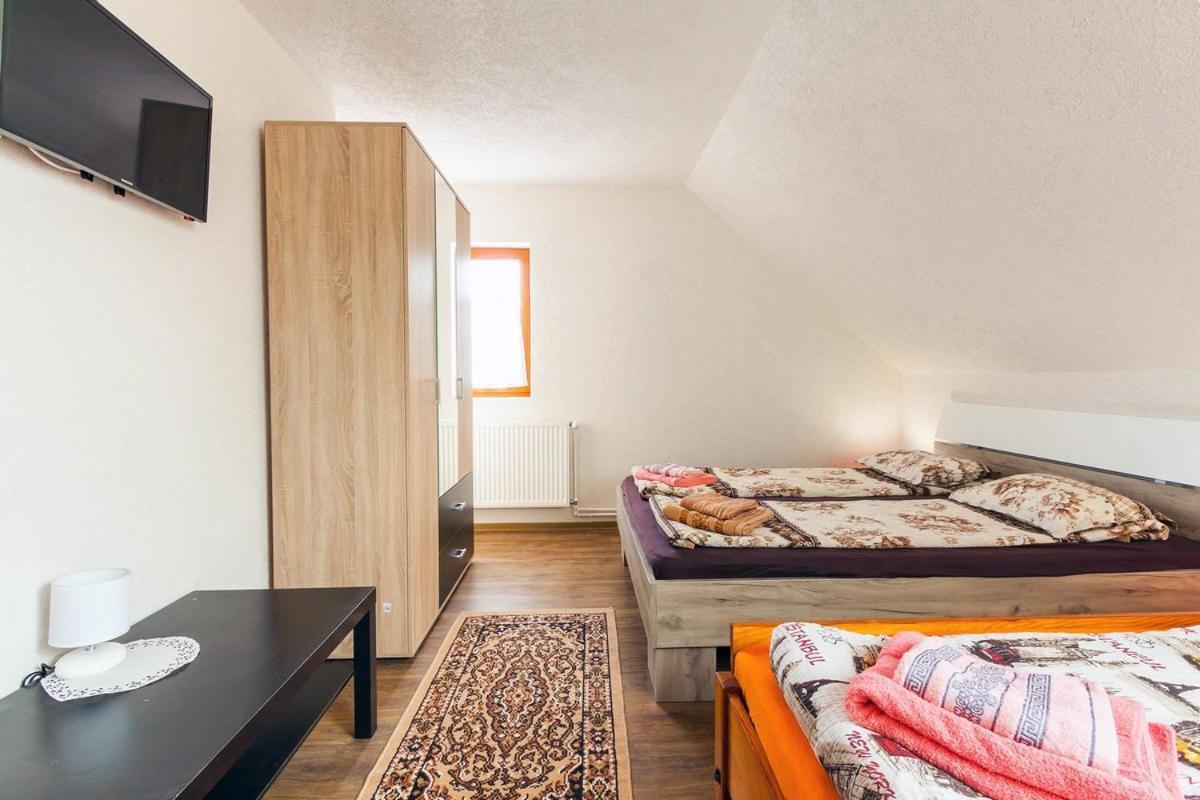 Eross Kulcsoshaz Villa Lăzarea Exteriör bild