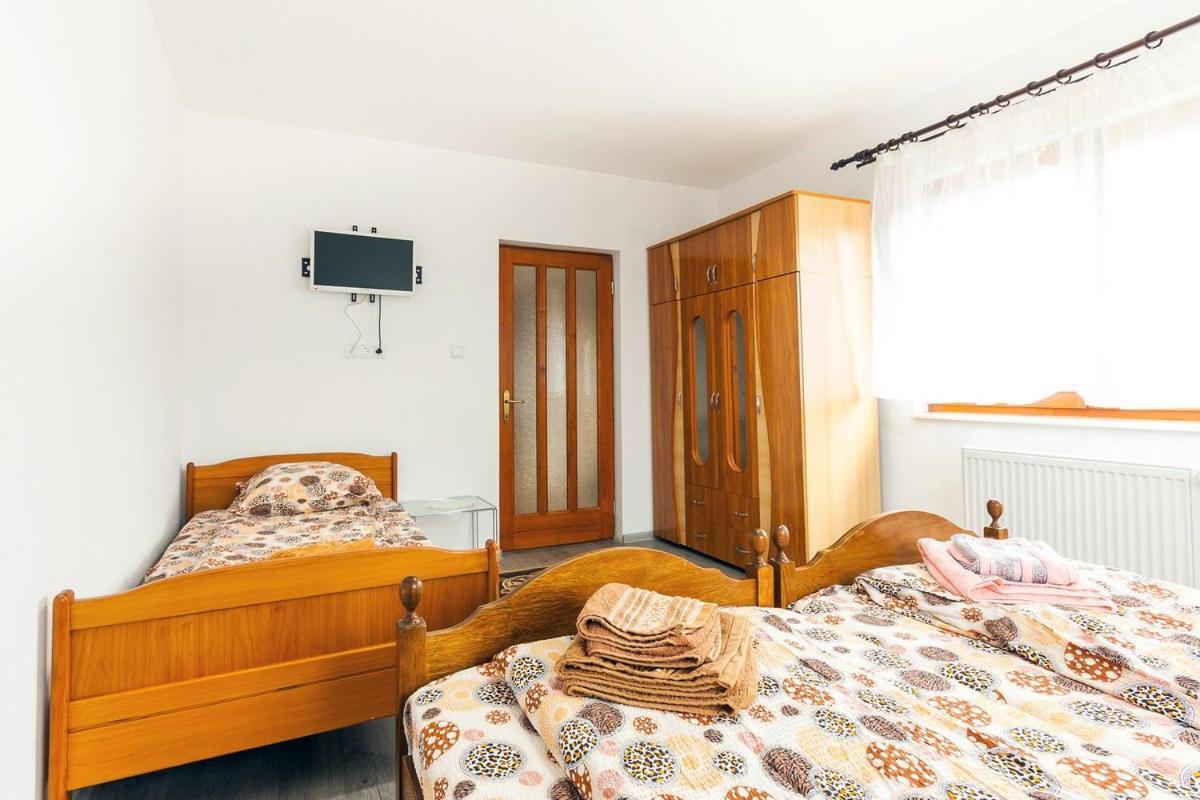 Eross Kulcsoshaz Villa Lăzarea Exteriör bild