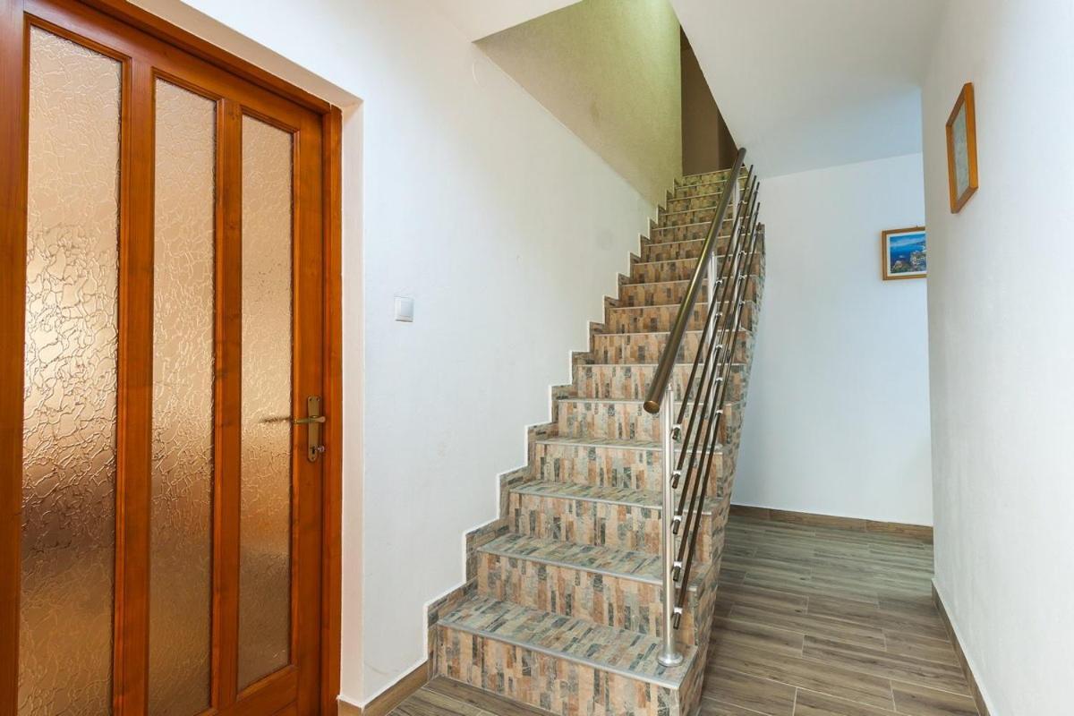 Eross Kulcsoshaz Villa Lăzarea Exteriör bild