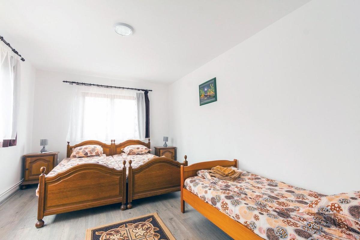 Eross Kulcsoshaz Villa Lăzarea Exteriör bild