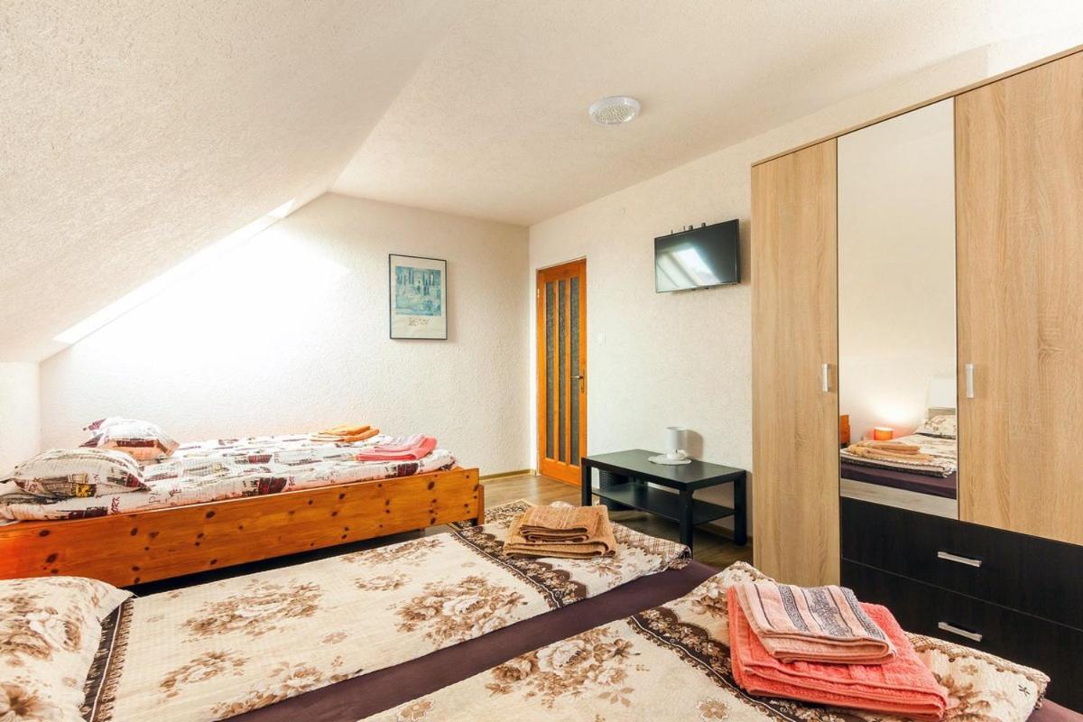 Eross Kulcsoshaz Villa Lăzarea Exteriör bild