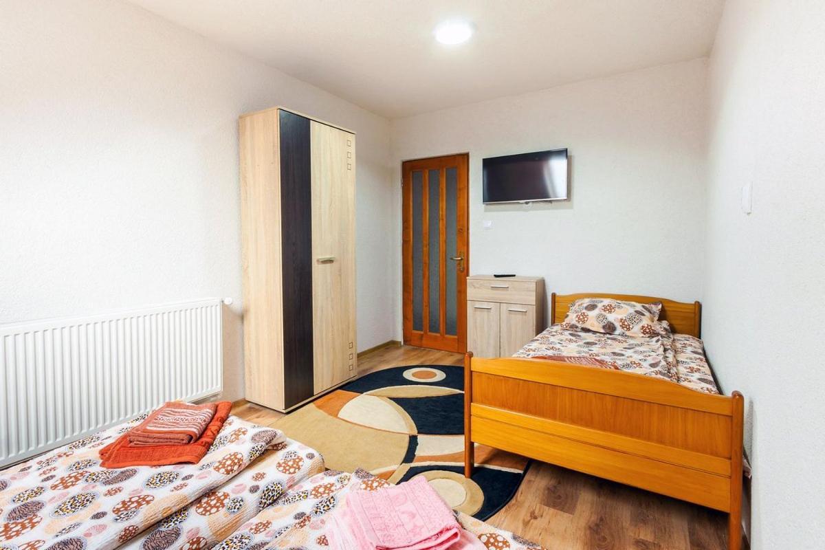 Eross Kulcsoshaz Villa Lăzarea Exteriör bild