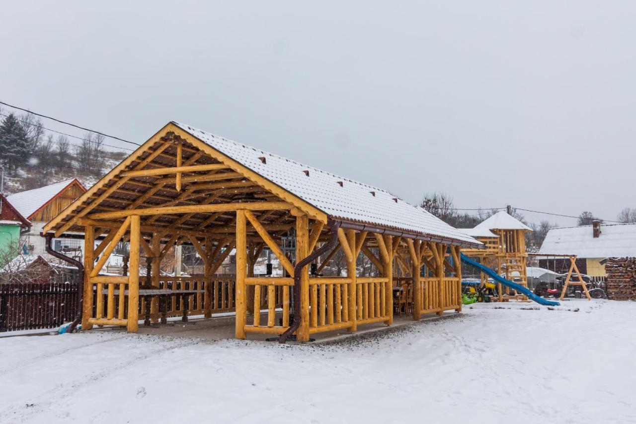 Eross Kulcsoshaz Villa Lăzarea Exteriör bild