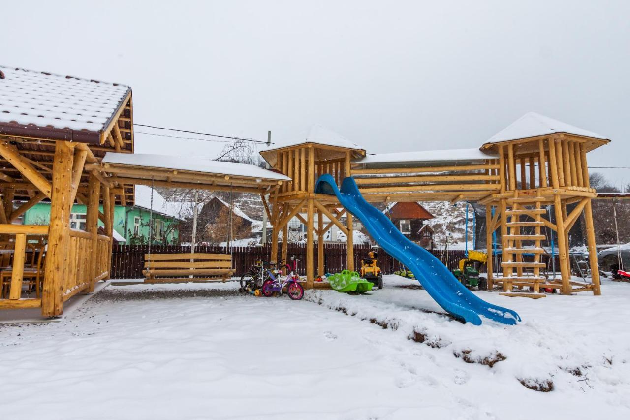 Eross Kulcsoshaz Villa Lăzarea Exteriör bild