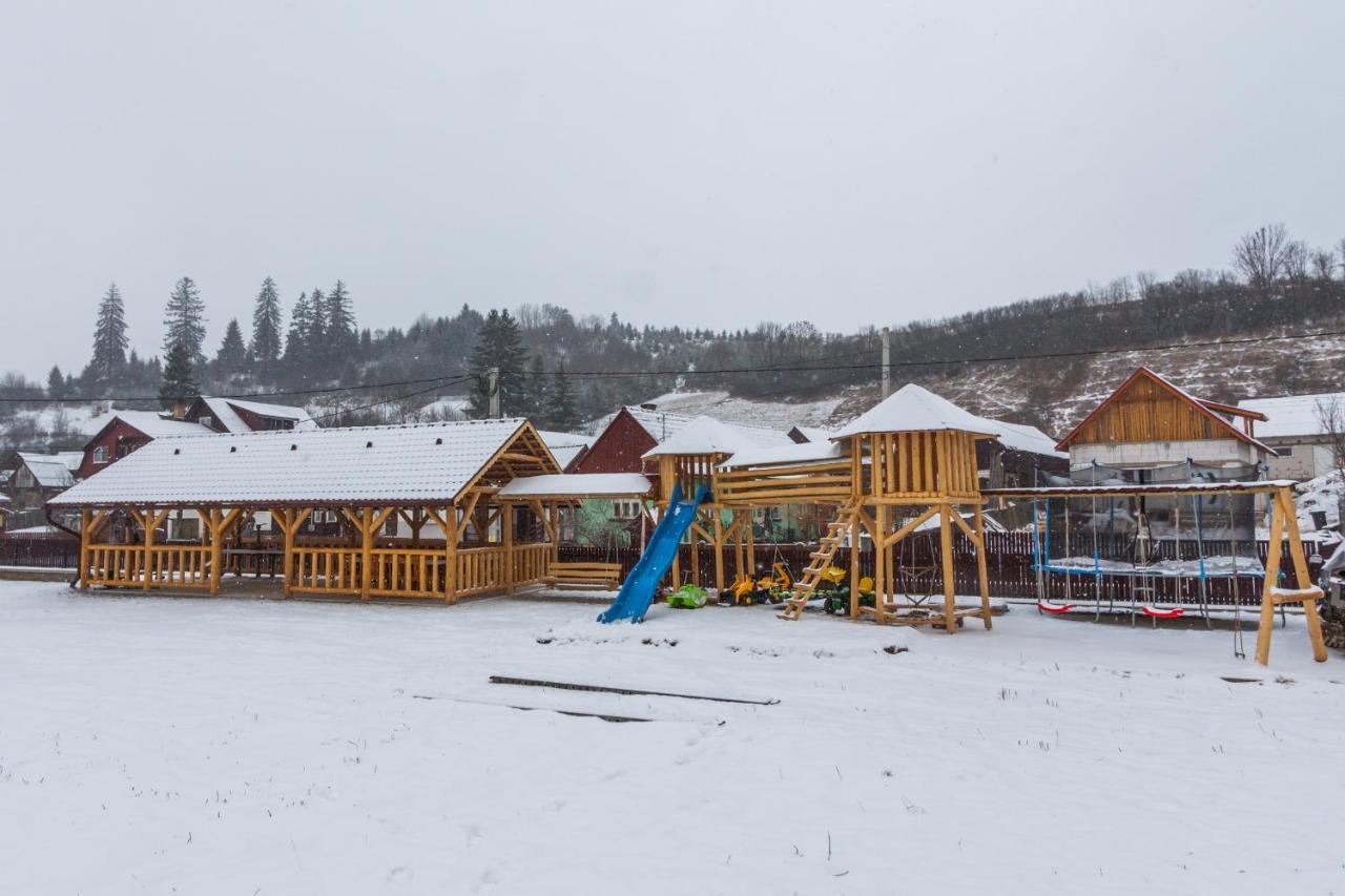 Eross Kulcsoshaz Villa Lăzarea Exteriör bild
