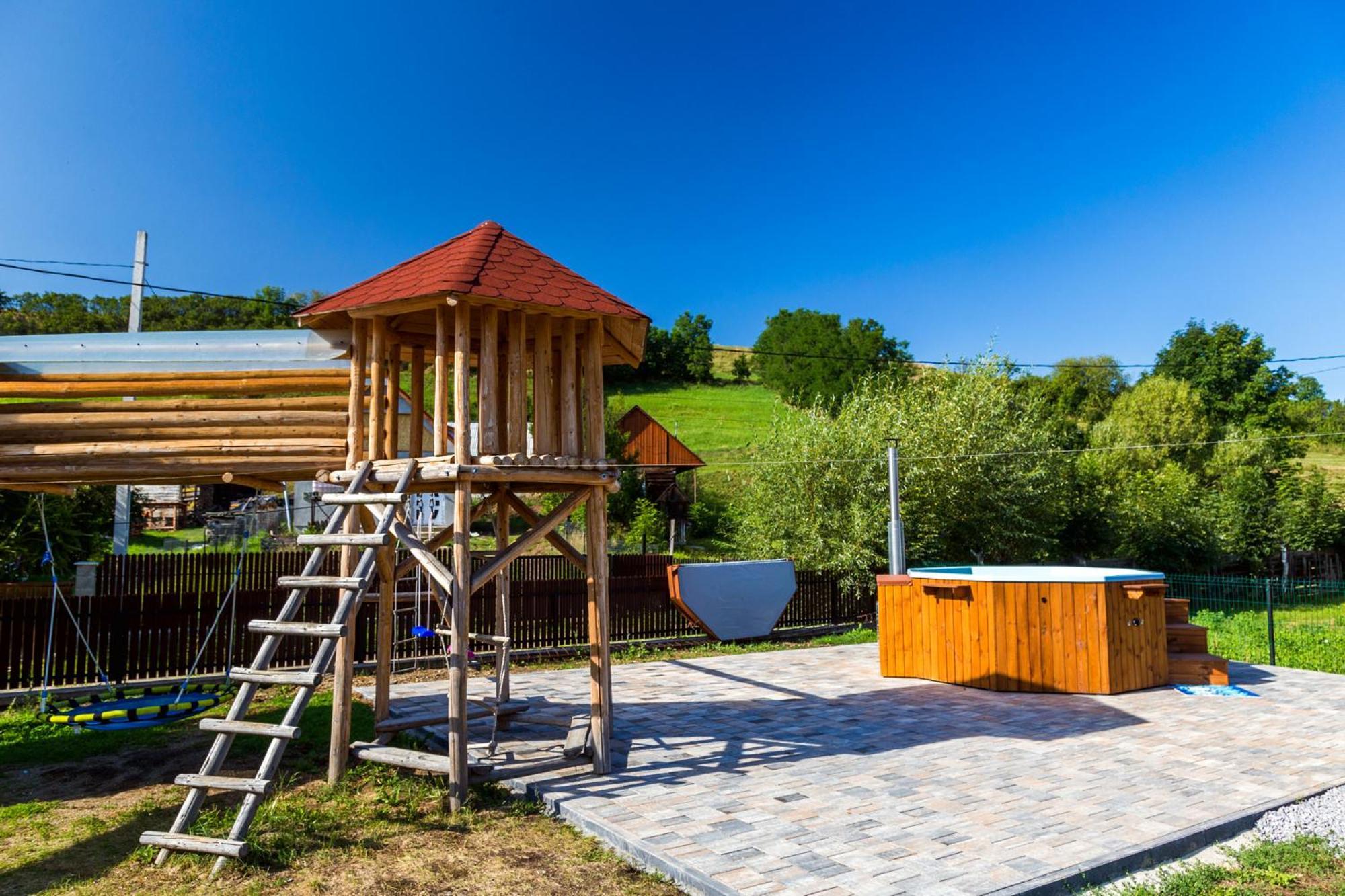 Eross Kulcsoshaz Villa Lăzarea Exteriör bild
