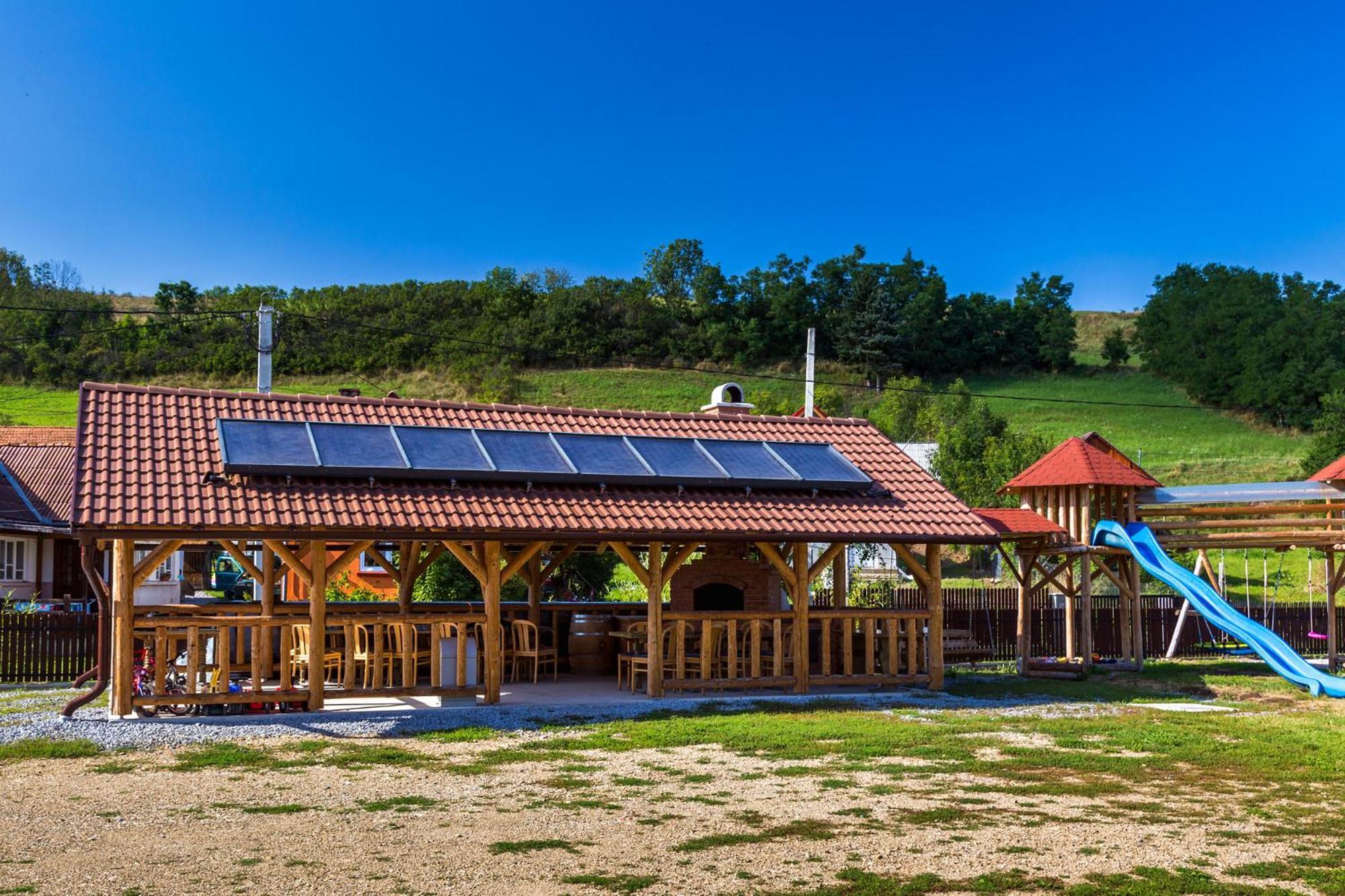 Eross Kulcsoshaz Villa Lăzarea Exteriör bild