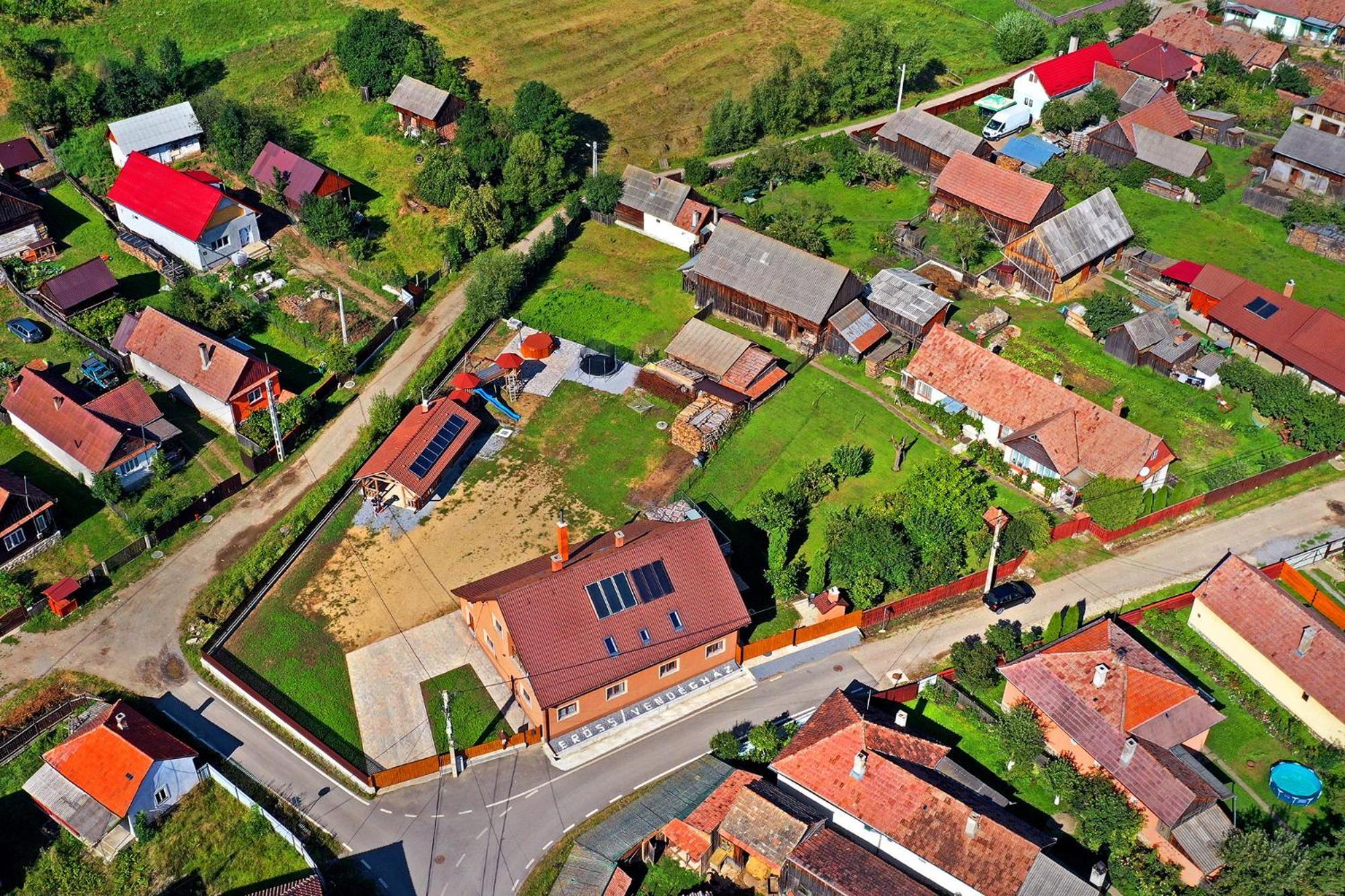Eross Kulcsoshaz Villa Lăzarea Exteriör bild