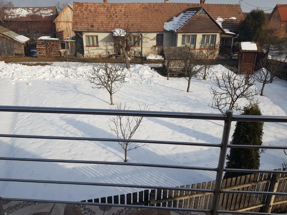 Eross Kulcsoshaz Villa Lăzarea Exteriör bild